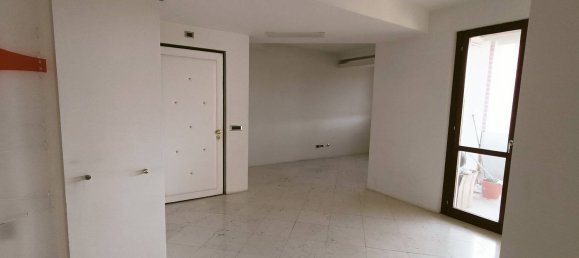 4 Schlafzimmer Wohnung in Terni, Italy, Nr. 316856 3
