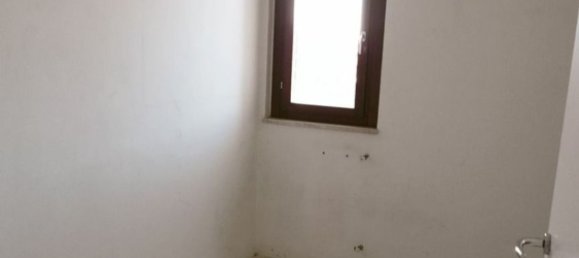 4 Schlafzimmer Wohnung in Terni, Italy, Nr. 316856 9
