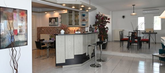 5 bedrooms Villa in Vilia, Greece No. 1944 12