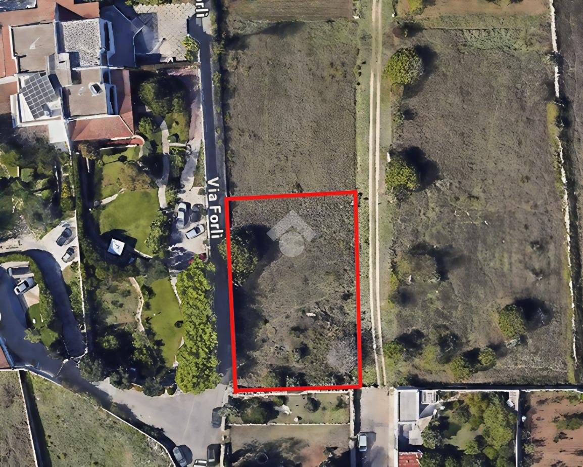 1083m² Land in Lecce, Italy No. 288949