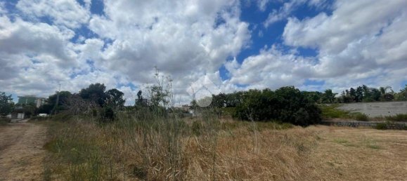 1083m² Land in Lecce, Italy No. 288949 3