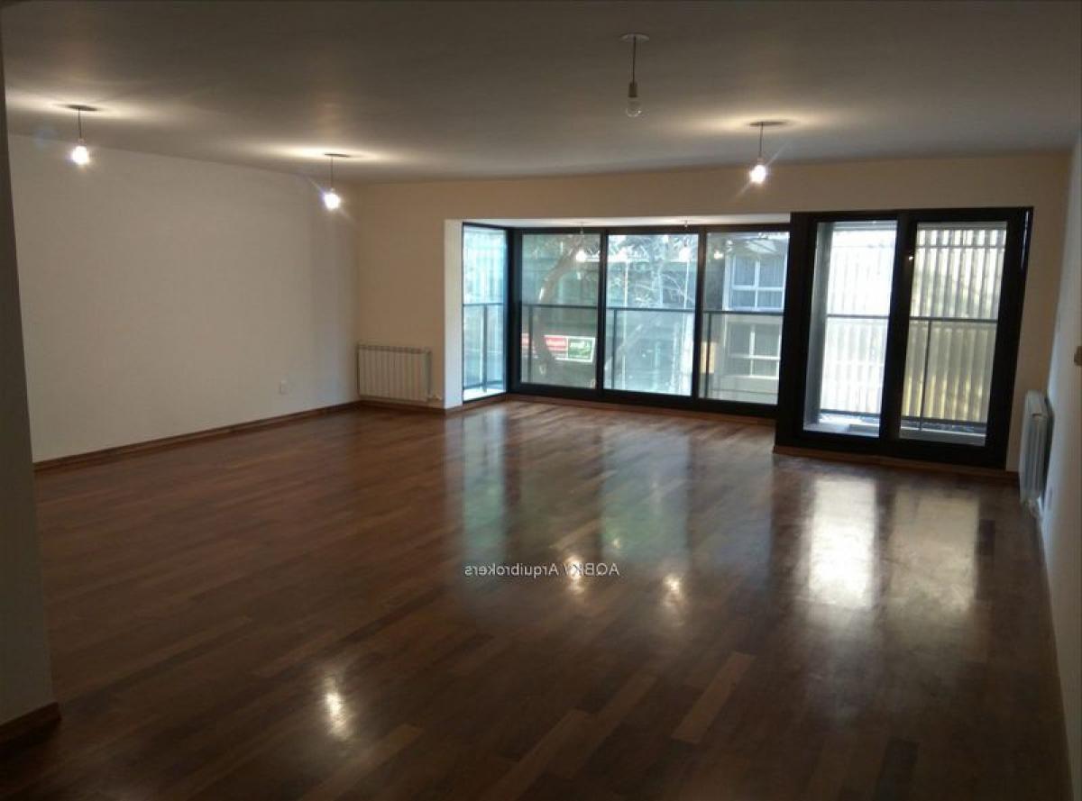 3 bedrooms Apartment in Montevideo, Uruguay No. 8826