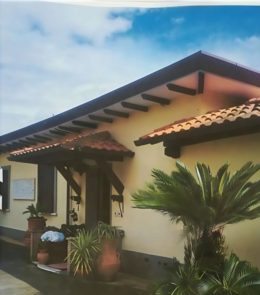 Casa de 4 habitaciónes en Velletri, Italy No. 270363