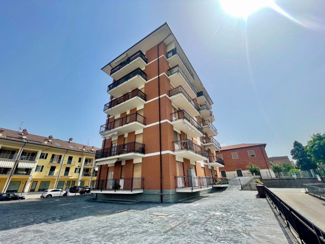 Apartamento de 6 habitaciónes en Dogliani, Italy No. 159647