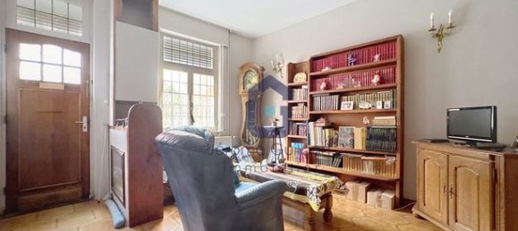 3 bedrooms House in Lezennes, France No. 277657 2