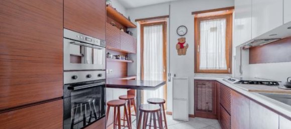 3 bedrooms Apartment in Rome, Italy No. 378185 3