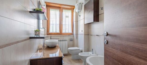 3 bedrooms Apartment in Rome, Italy No. 378185 5