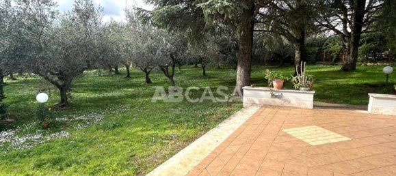 3 غرف نوم فيلا في Velletri, Italy رقم 10005 25