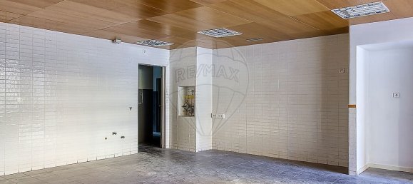 Gewerbliche Immobilie in Porto, Portugal 699m², Nr. 195049 9