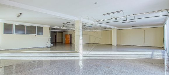 Gewerbliche Immobilie in Porto, Portugal 699m², Nr. 195049 4