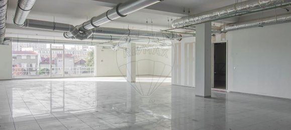 Gewerbliche Immobilie in Porto, Portugal 699m², Nr. 195049 10