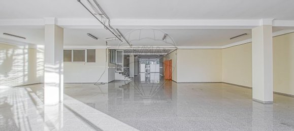 Gewerbliche Immobilie in Porto, Portugal 699m², Nr. 195049 3