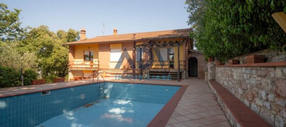 9 bedrooms Villa in Assisi, Italy No. 376464 15