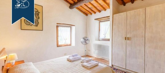 Propiedad comercial de 7 dormitorios en Gaiole in Chianti, Italy No. 230219 16