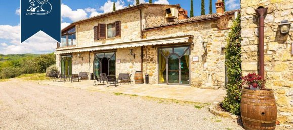 Propiedad comercial de 7 dormitorios en Gaiole in Chianti, Italy No. 230219 8