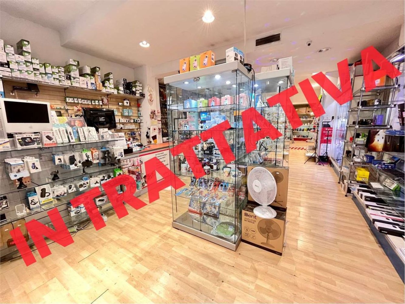 Коммерческая недвижимость 126м² в Рим, Италия № 265751