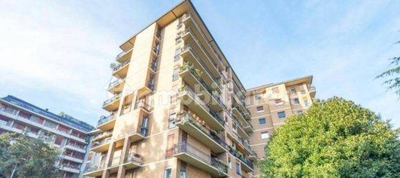 2 bedrooms Apartment in Milan, Italy No. 267730 17