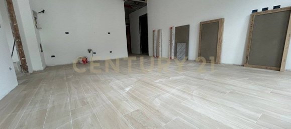 3 bedrooms Apartment in Verona, Italy No. 324387 2