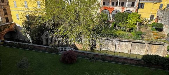 3 bedrooms Penthouse in Mantua, Italy No. 243856 4