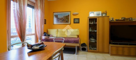 2-salle Appartement à Rozzano, Italy No. 38741 20
