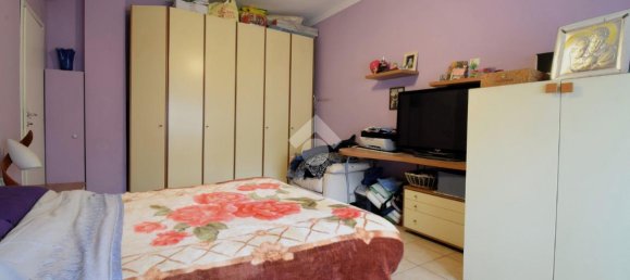 2-salle Appartement à Rozzano, Italy No. 38741 8