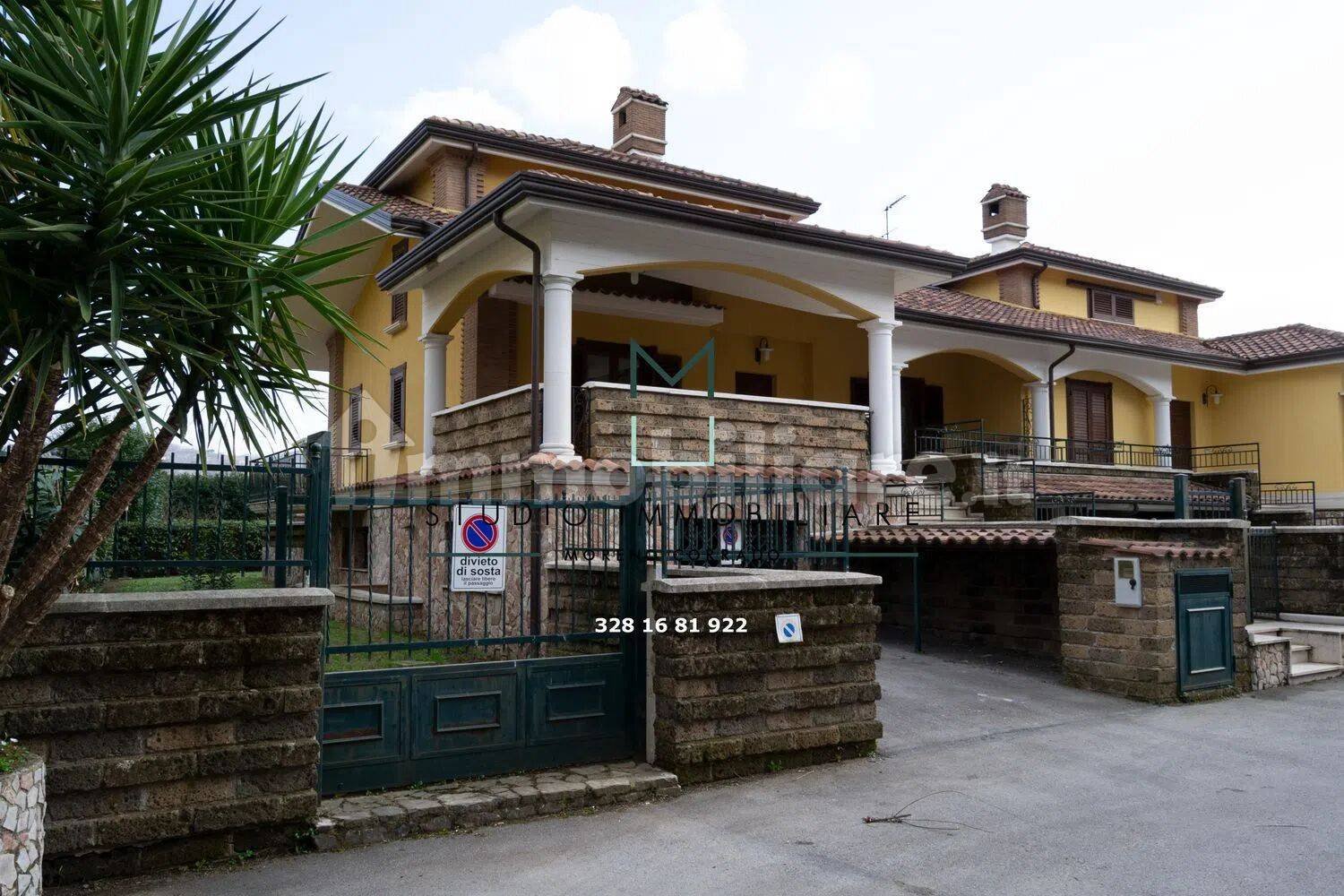 3 bedrooms Villa in Monteforte Irpino, Italy No. 213649