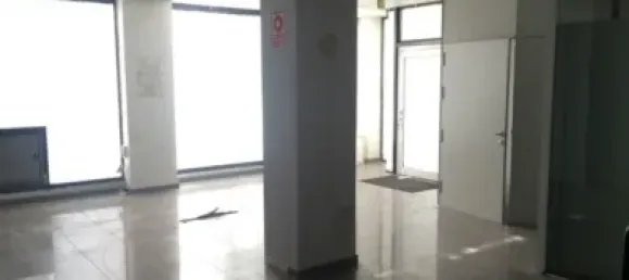 Imóvel comercial em Cuatro Caminos, Spain 187 m² N.º 185566 3