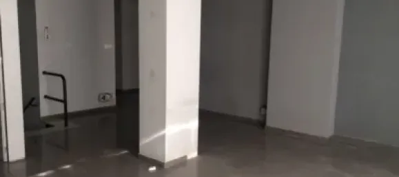 Imóvel comercial em Cuatro Caminos, Spain 187 m² N.º 185566 2