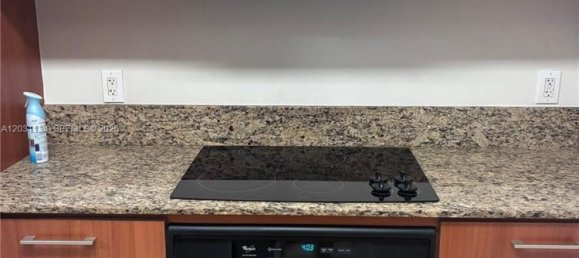 2 dormitorios propiedad comercial en alquiler en Miami, Miami-Dade, Florida, USA № 615238 8