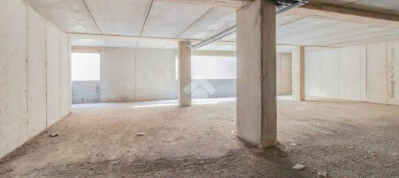 Склад 190м² в Паратико, Италия № 126407 7