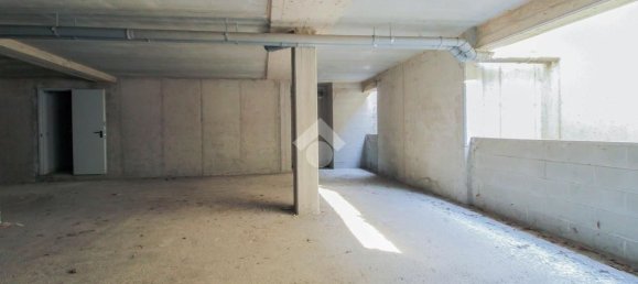 Склад 190м² в Паратико, Италия № 126407 13