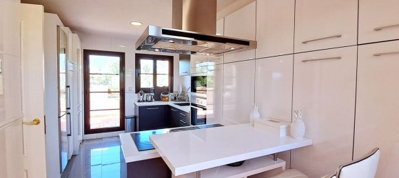 3 Schlafzimmer Penthouse in Estepona, Spain, Nr. 146295 6