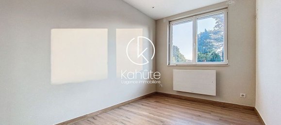 4 bedrooms House in Meyzieu, France No. 339100 16