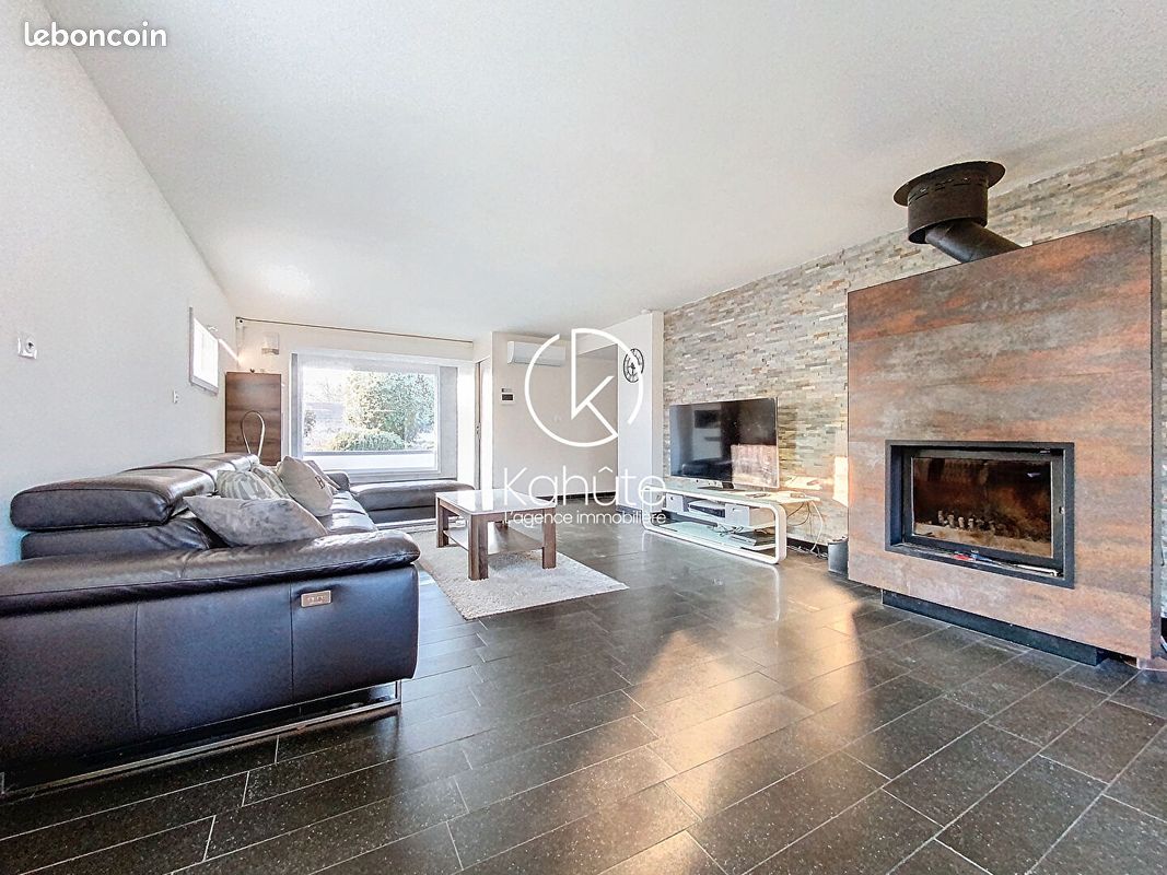 4 bedrooms House in Meyzieu, France No. 339100