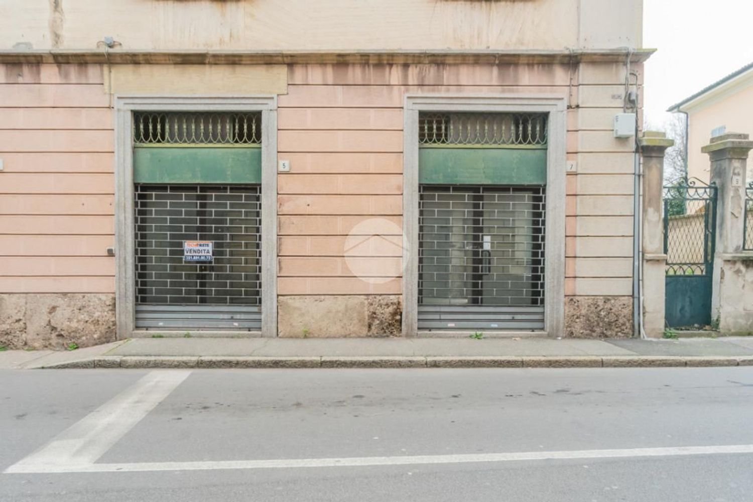 3غرفة شقة في Macherio, Italy رقم 228554