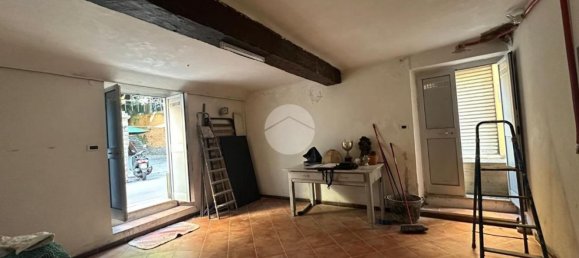 25m² Commercial property in Genoa, Italy No. 374621 10