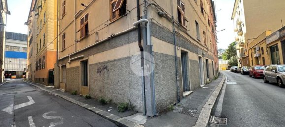 25m² Commercial property in Genoa, Italy No. 374621 20