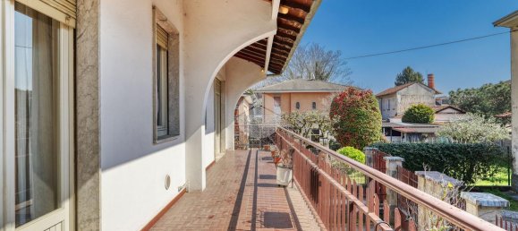 3غرفة منزل في Busto Arsizio, Italy رقم 32129 19