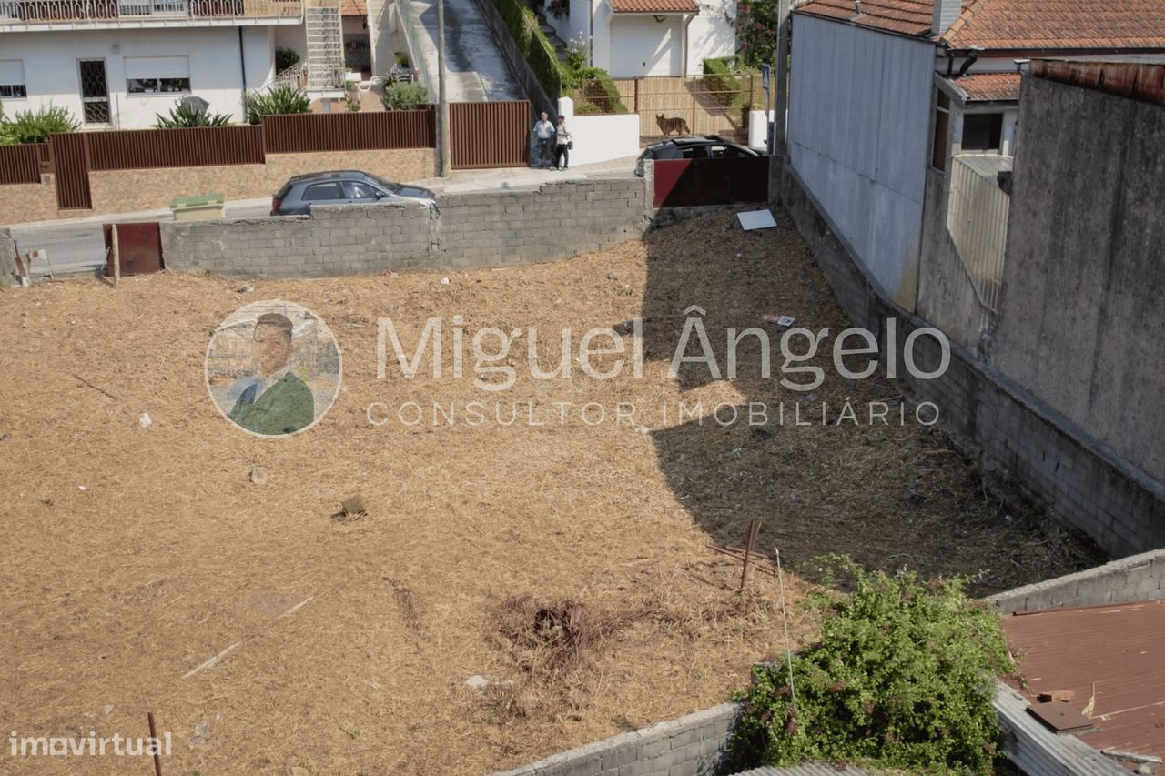 Grundstück in Fanzeres, Portugal 400m², Nr. 289048