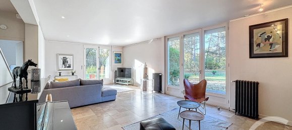 Casa de 4 dormitorios en Yvoy-le-Marron, France No. 221007 2