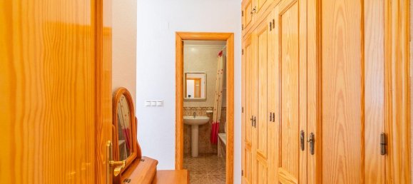 Apartamento de 3 dormitorios en Torrevieja, Spain No. 145636 11