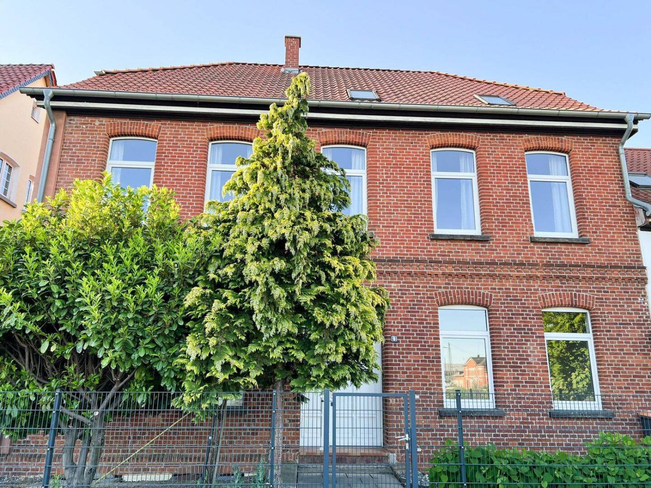 9 rooms House in Hanover, Germany No. 320417