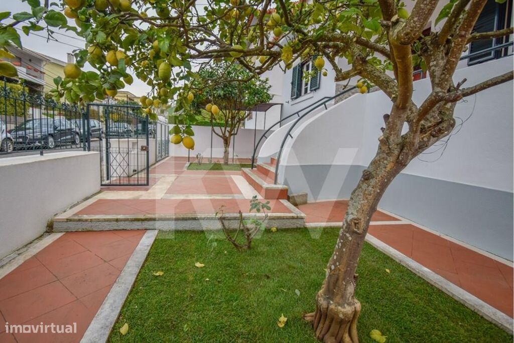 5 bedrooms House in Cascais, Portugal No. 146109