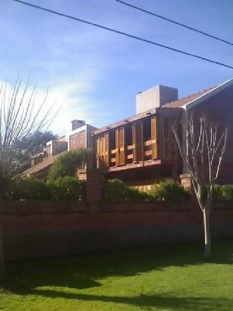 4 bedrooms House in Mar del Plata, Argentina No. 66541