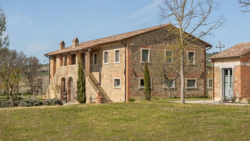 9 bedrooms Villa in Pienza, Italy No. 56441