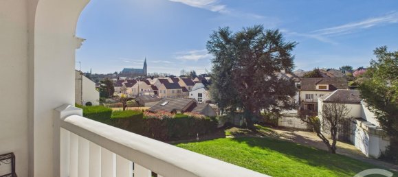 4 bedrooms House in Chartres, France No. 155342 5