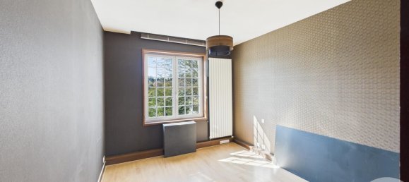 4 bedrooms House in Chartres, France No. 155342 16