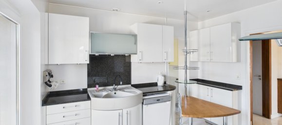 4 bedrooms House in Chartres, France No. 155342 7