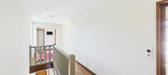 4 bedrooms House in Chartres, France No. 155342 12