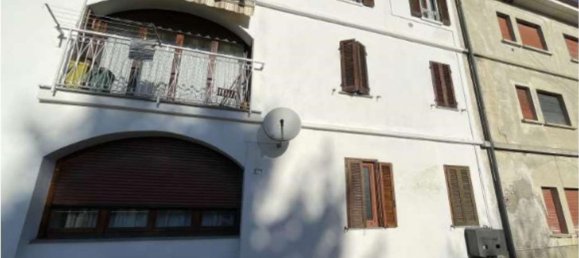 4 Schlafzimmer Wohnung in Castronno, Italy, Nr. 363483 18